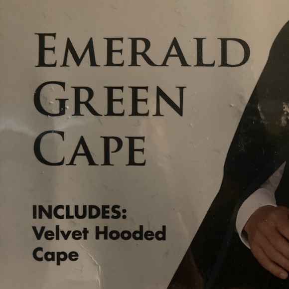 Spirit Halloween Emerald Green Velvet Cape Adult Size Costume Unisex Versatile - Picture 7 of 7
